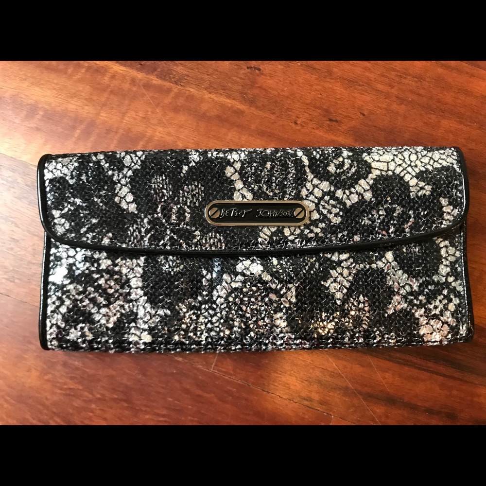 2/$12 Betsey Johnson travel bag